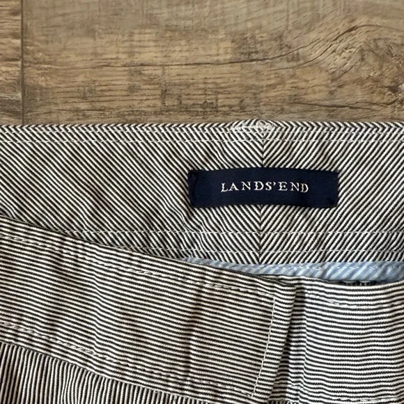 Lands' End Casual Shorts Size M - Picture 2 of 9